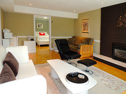Mountain Bed & Breakfast North Vancouver Esterno foto